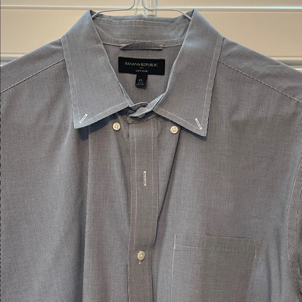 Banana Republic Men's Casual Blue Button Down Shirt